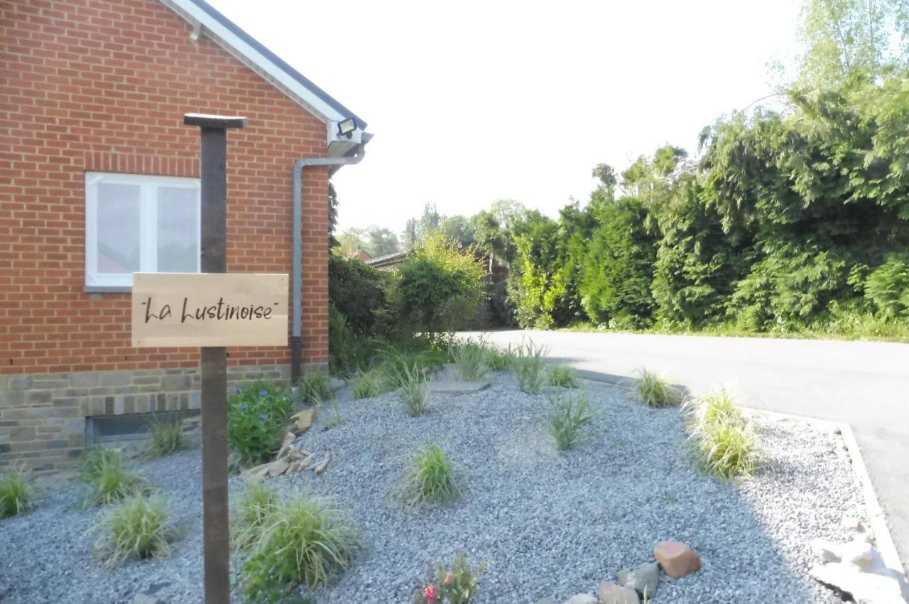 La Lustinoise Acomodação com café da manhã Exterior foto